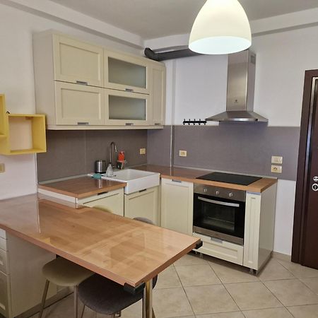 Beachfront Apartment Sarandë エクステリア 写真