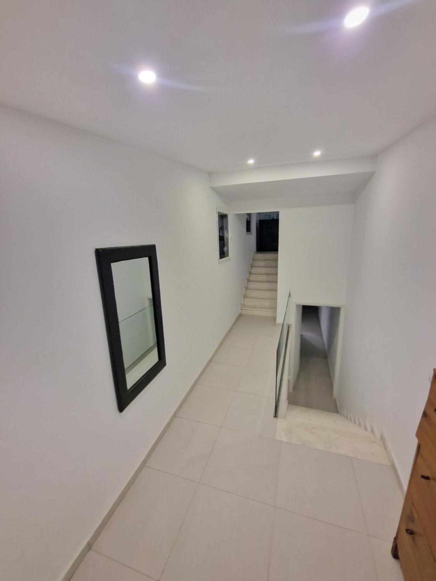 Beachfront Apartment Sarandë エクステリア 写真