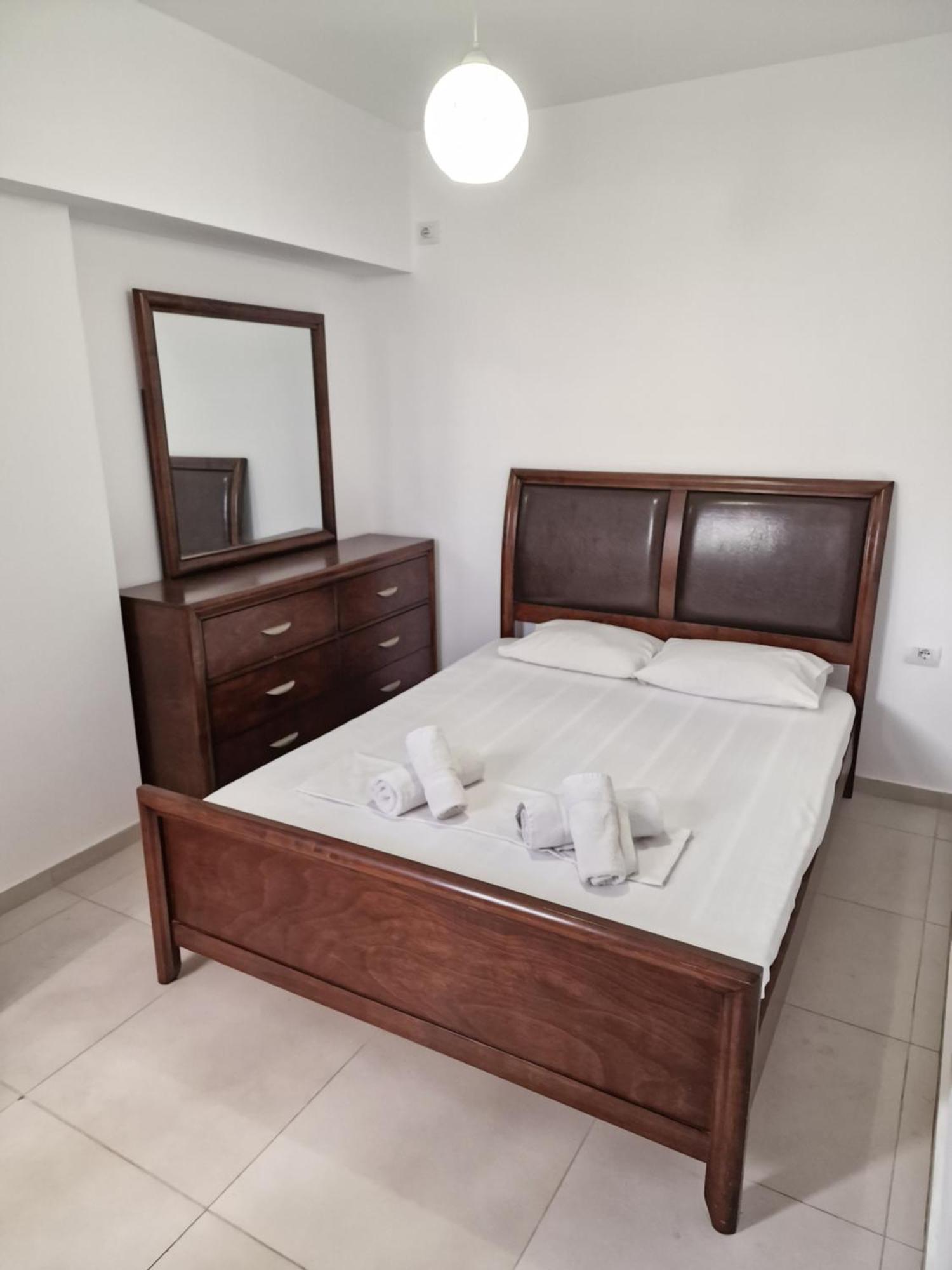 Beachfront Apartment Sarandë エクステリア 写真