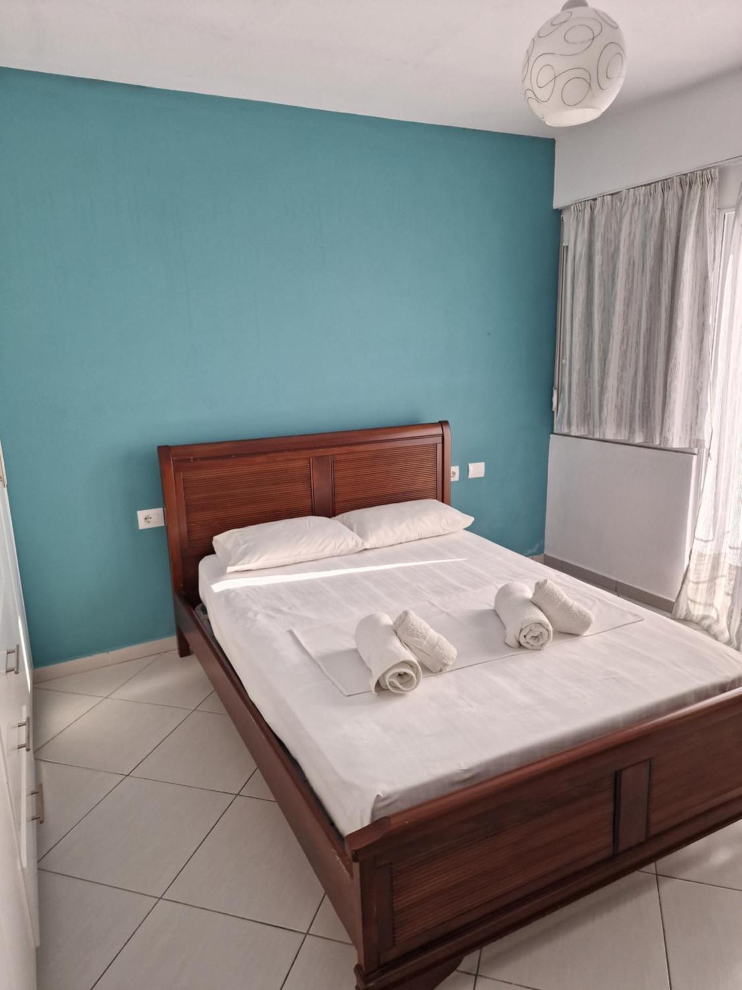 Beachfront Apartment Sarandë エクステリア 写真