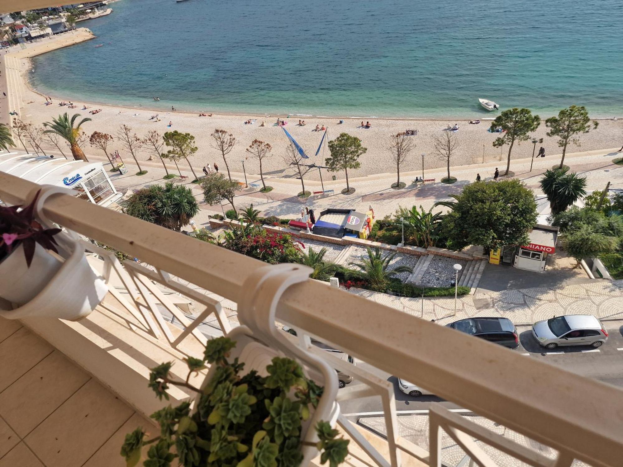 Beachfront Apartment Sarandë エクステリア 写真