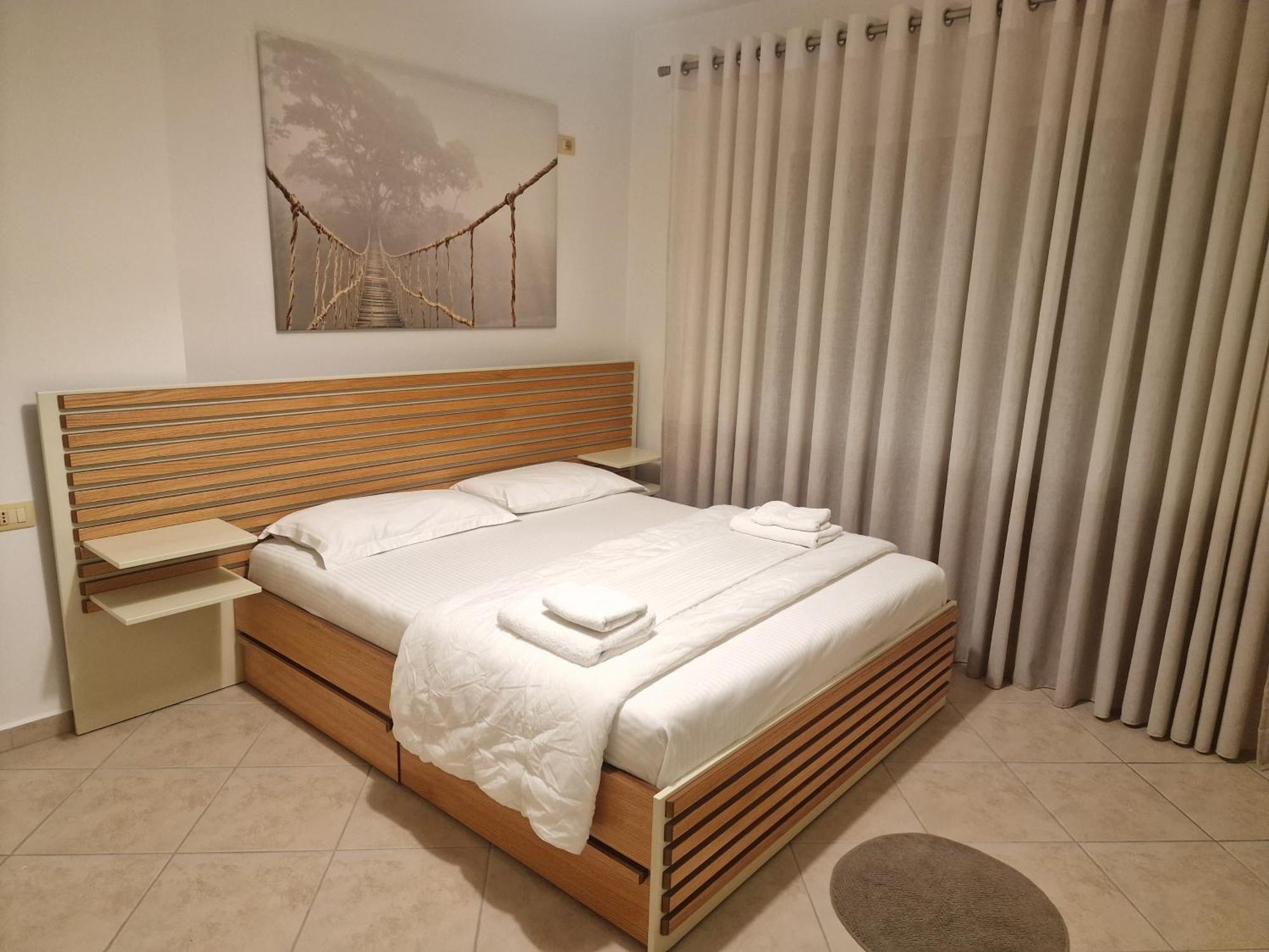 Beachfront Apartment Sarandë エクステリア 写真